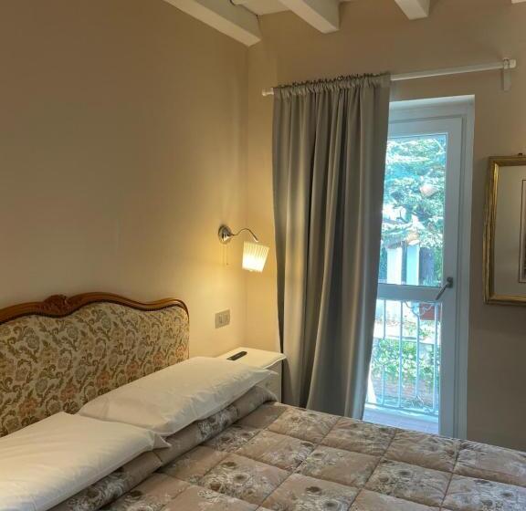 بنسيون Antica Villa Cuneo  Guest House   B&b E Non Un Hotel A Cuneo