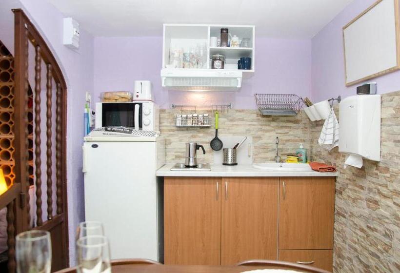 펜션 Apartment Vacarisses Torreblanca Estación, Piscina Privada