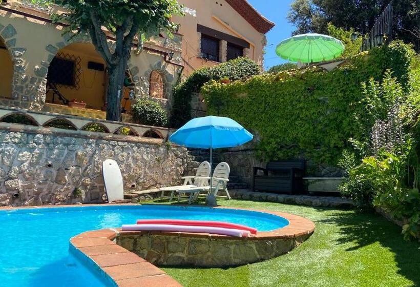 펜션 Apartment Vacarisses Torreblanca Estación, Piscina Privada