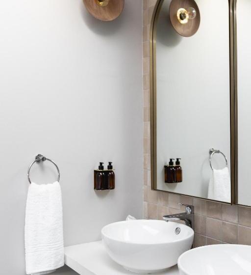 پانسیون Escape To The Beach