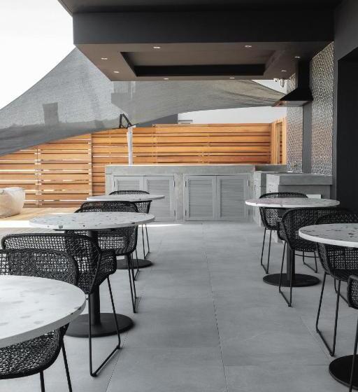 پانسیون Escape To The Beach