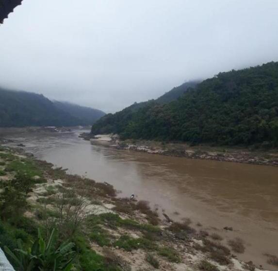 פנסיון Janh Ya Phone Guesthouse