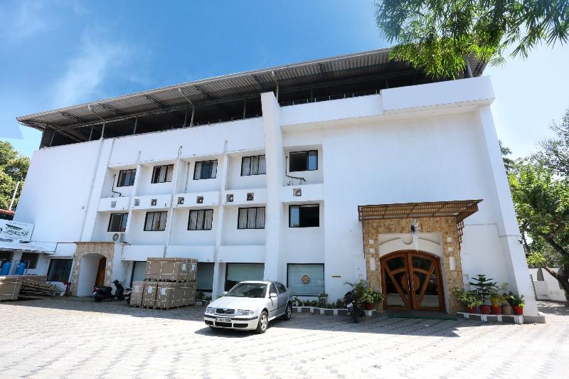 호텔 Collection O Dona Castle