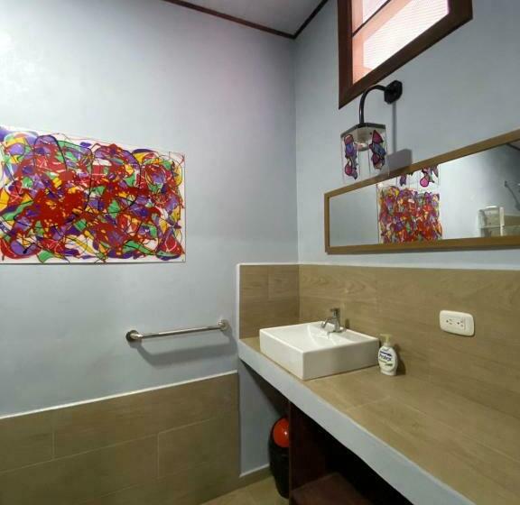 ユースホステル Amimodobeachrooms