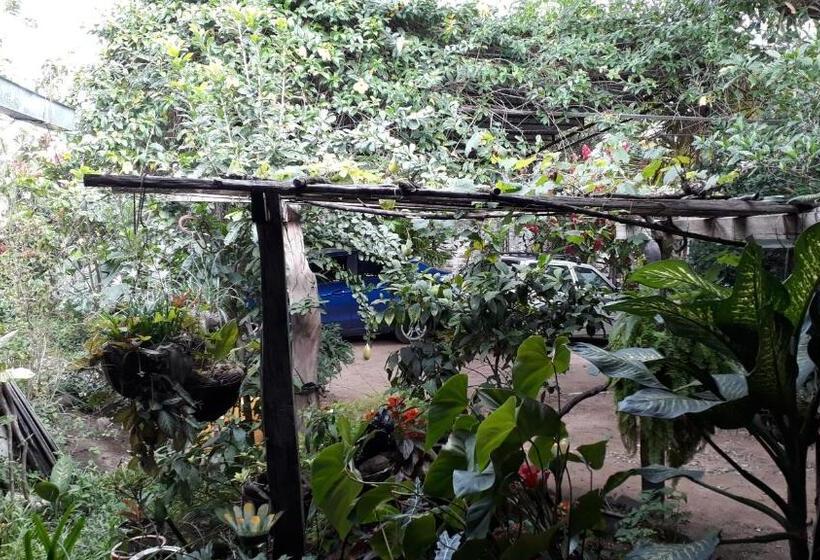 هاستل Hostal Villa Cecilia