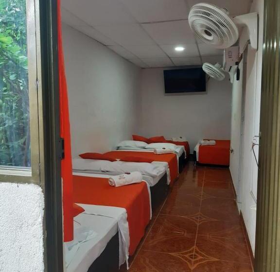 호스텔 Hostal Villa Cecilia