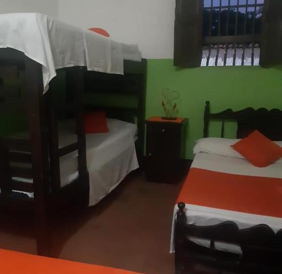 هاستل Hostal Villa Cecilia