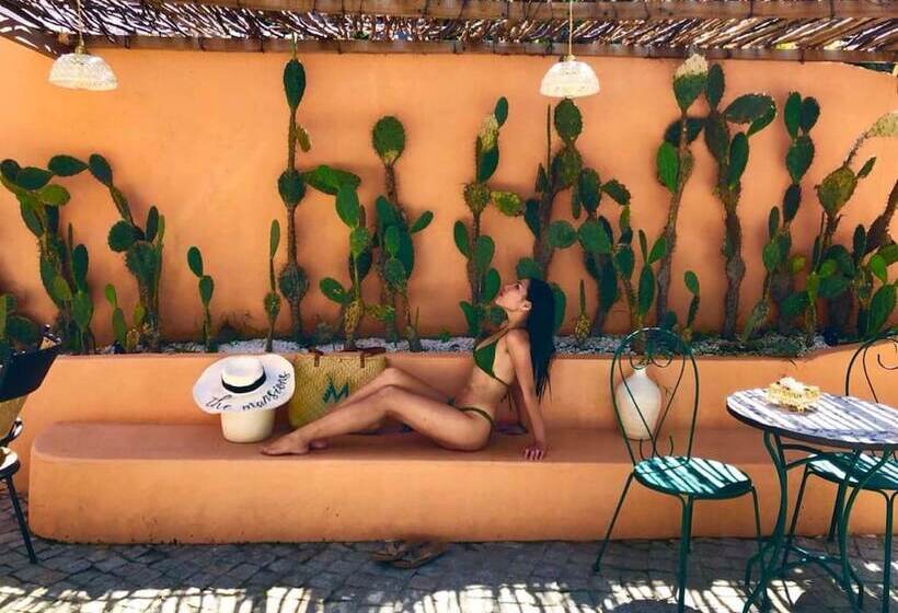 تختخواب و صبحانه The Mansion Hoi An By Minova