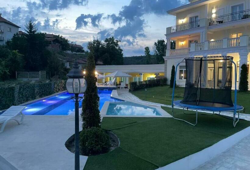 호텔 Aleksion Palace