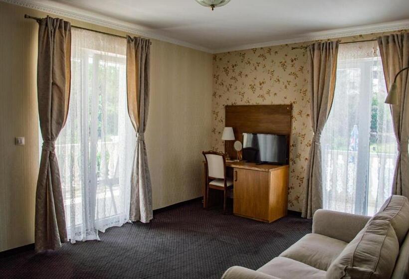 호텔 Aleksion Palace