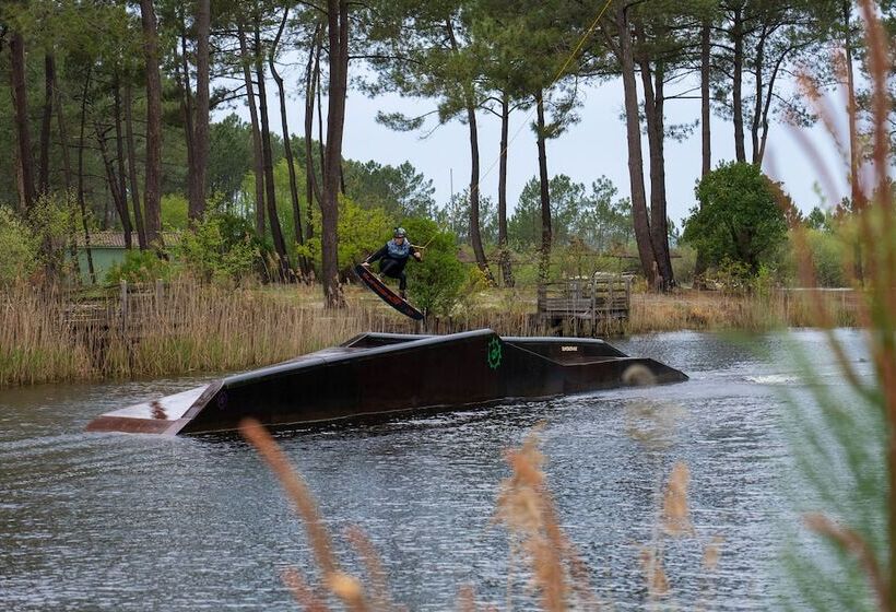 هتل Azureva Lacanau