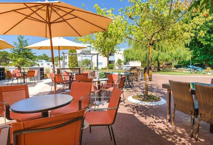 هتل Azureva Lacanau