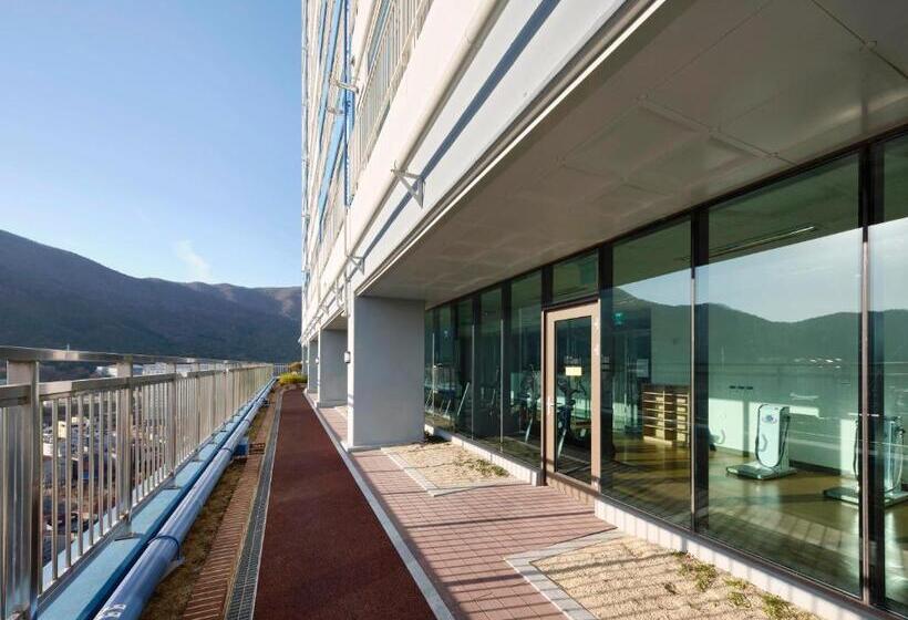 Отель Geoje Leein Stay