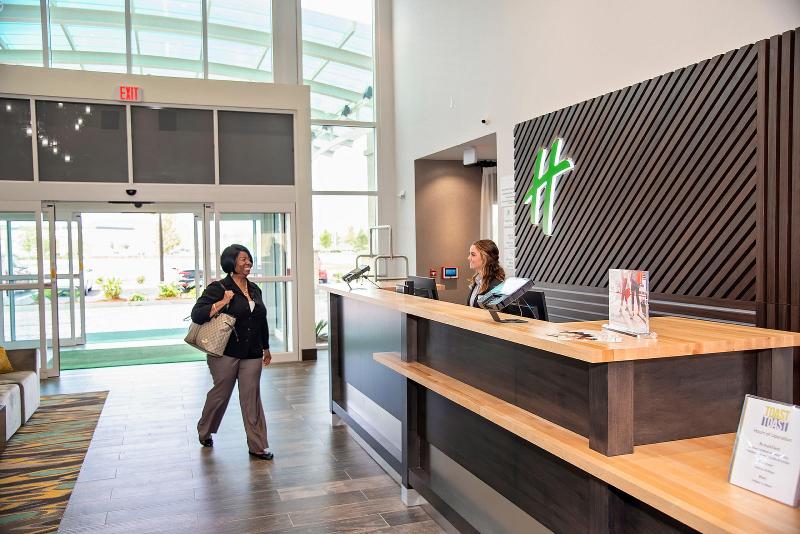 Отель Holiday Inn & Suites Savannah Airport Pooler, An Ihg