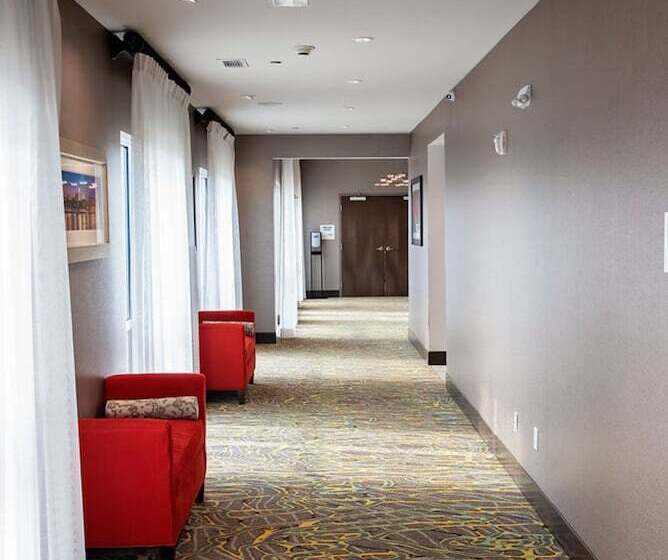 Отель Holiday Inn & Suites Savannah Airport Pooler, An Ihg