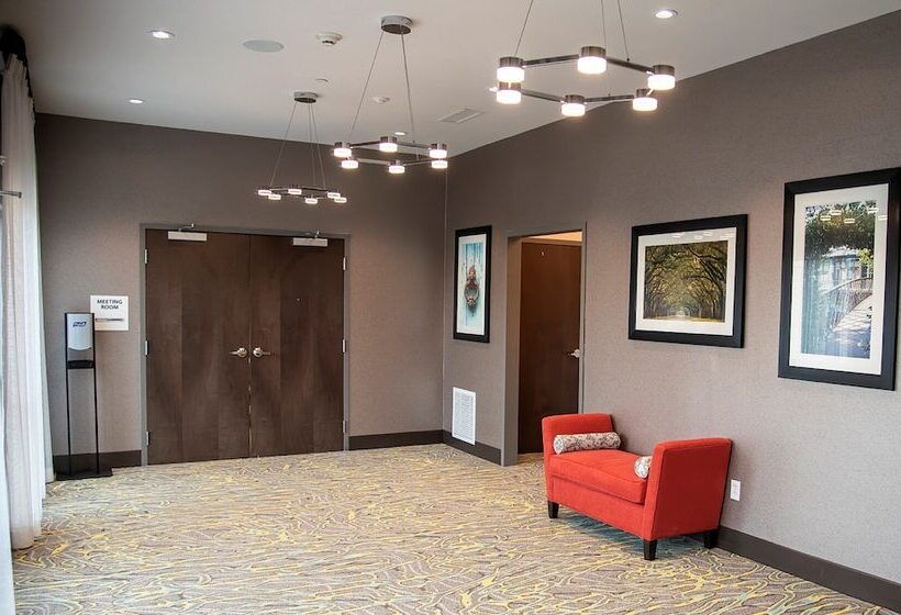 Отель Holiday Inn & Suites Savannah Airport Pooler, An Ihg