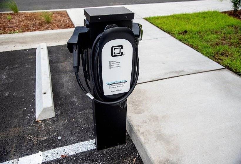 Отель Holiday Inn & Suites Savannah Airport Pooler, An Ihg