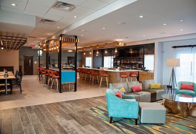 Отель Holiday Inn & Suites Savannah Airport Pooler, An Ihg