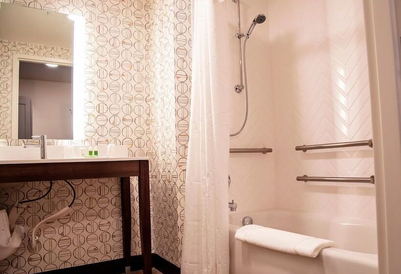 Отель Holiday Inn & Suites Savannah Airport Pooler, An Ihg