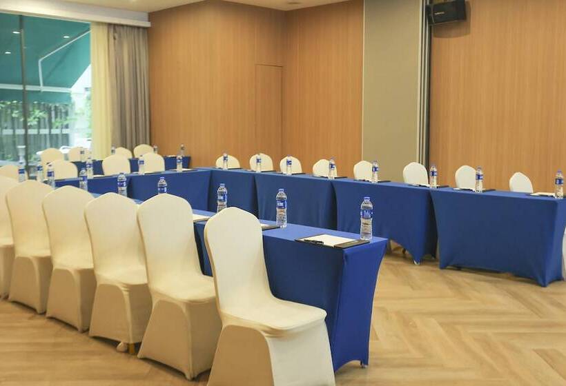 호텔 Holiday Inn Express Shanghai Xuhui Binjiang By Ihg