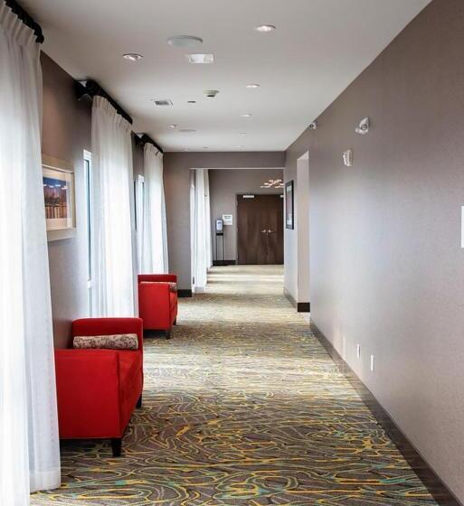 Отель Holiday Inn & Suites Savannah Airport Pooler, An Ihg