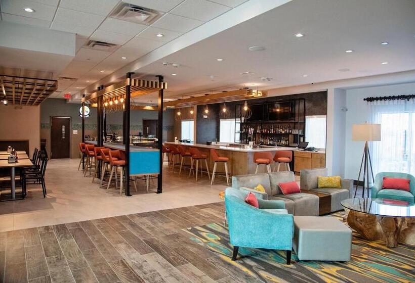 Отель Holiday Inn & Suites Savannah Airport Pooler, An Ihg