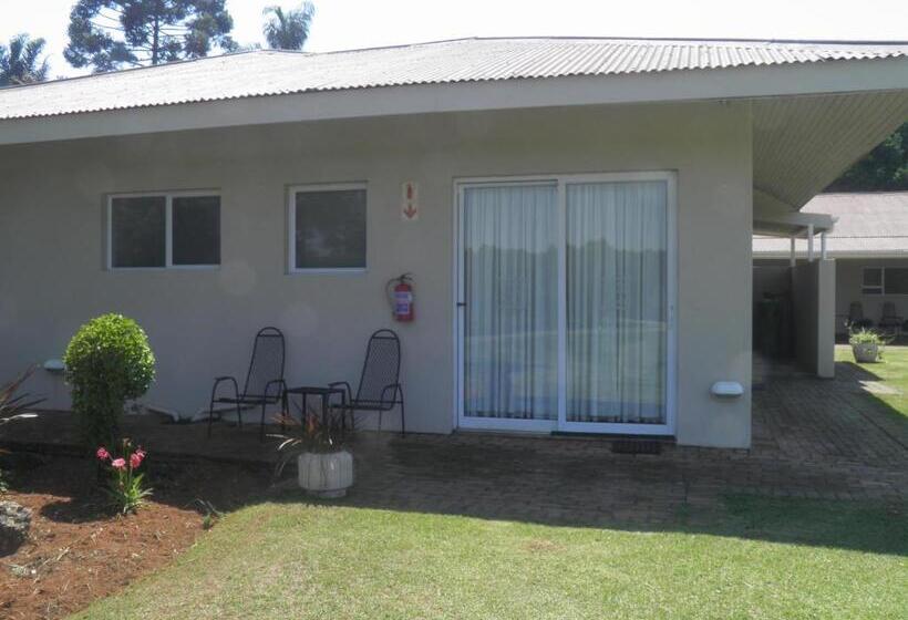 Отель Long Creek Lodge