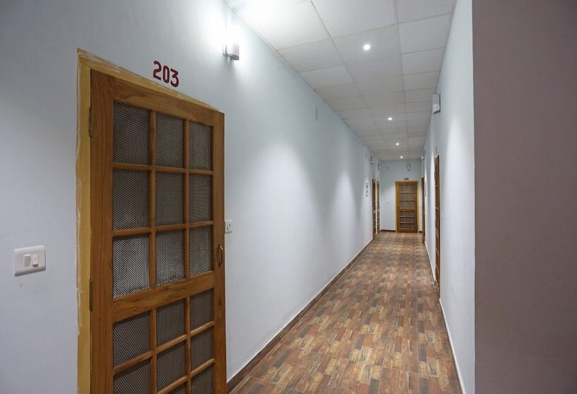 Отель Oyo 19775 Sunita Mount View