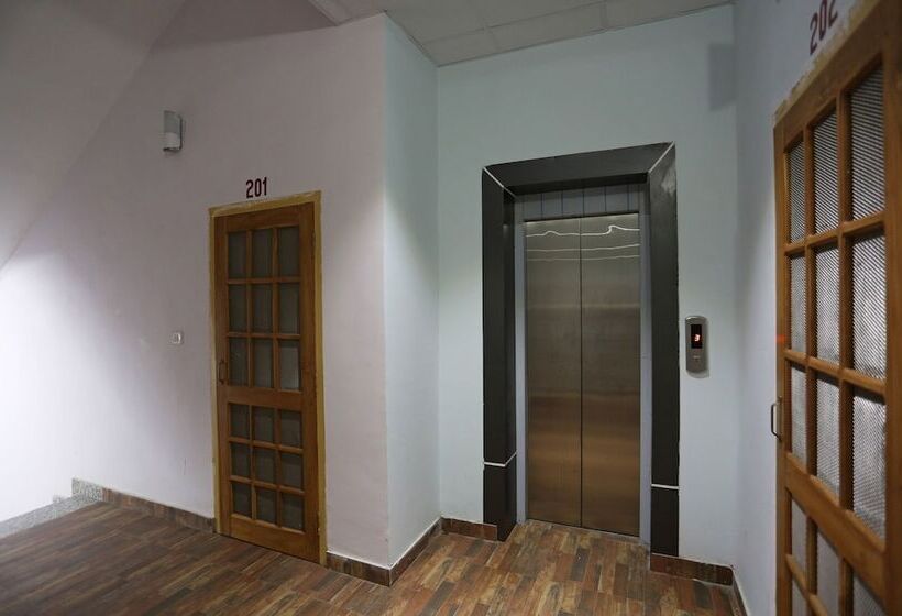 Отель Oyo 19775 Sunita Mount View