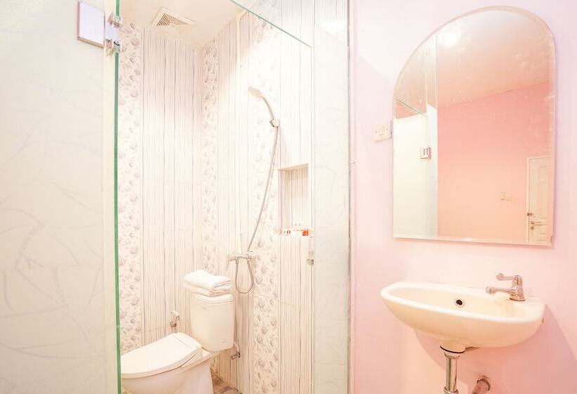 فندق O Mata Air Juanda Airport