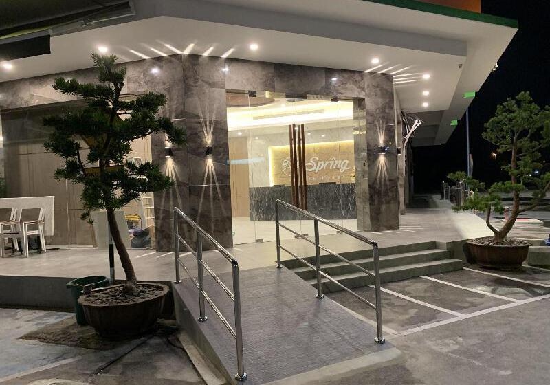 בית מלון כפרי Spring Season