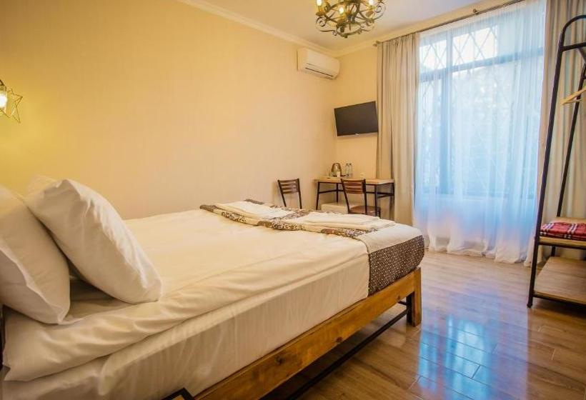 هتل Wine Symphony Boutique