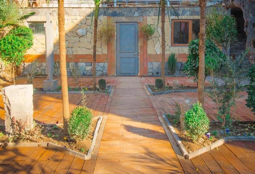 هتل Wine Symphony Boutique