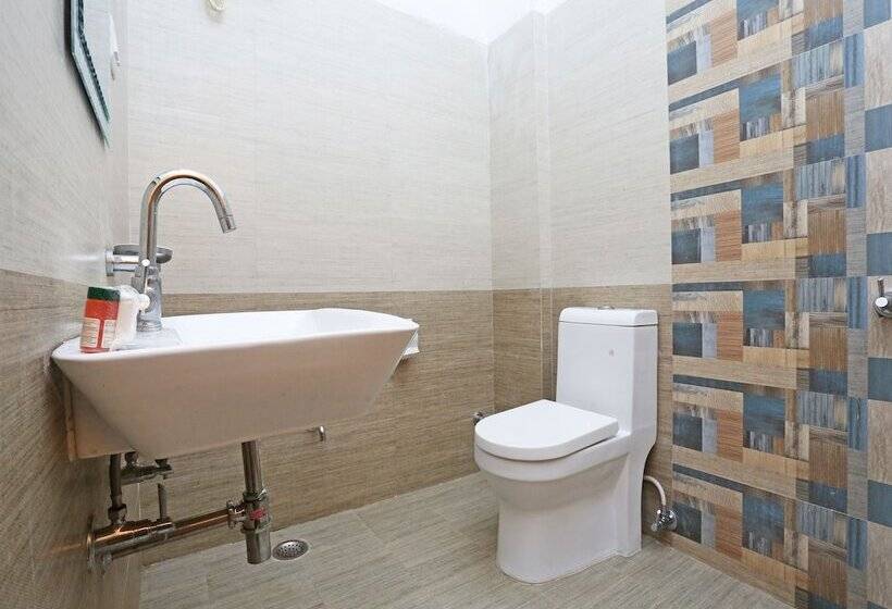 Oyo 19638 Hotel Jay Continental