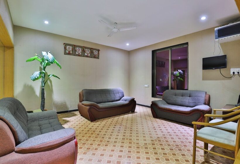 Oyo 23180 Patel Ni Motel