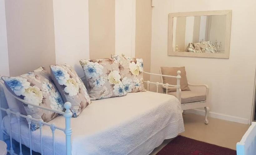 פנסיון Mulberry Place