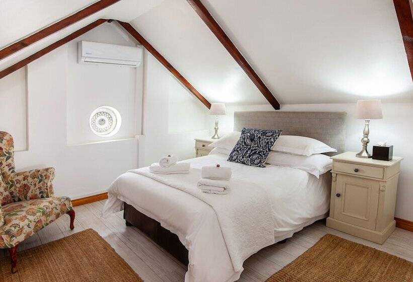 بنسيون The Habit Guesthouse