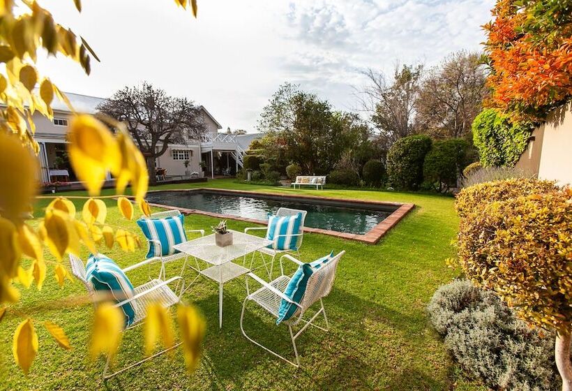 膳宿费 The Habit Guesthouse