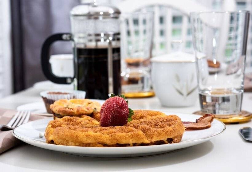 Pleasanton Courtyard Bed And Breakfast