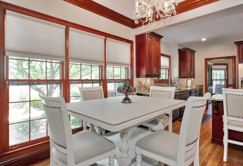 Pleasanton Courtyard Bed And Breakfast