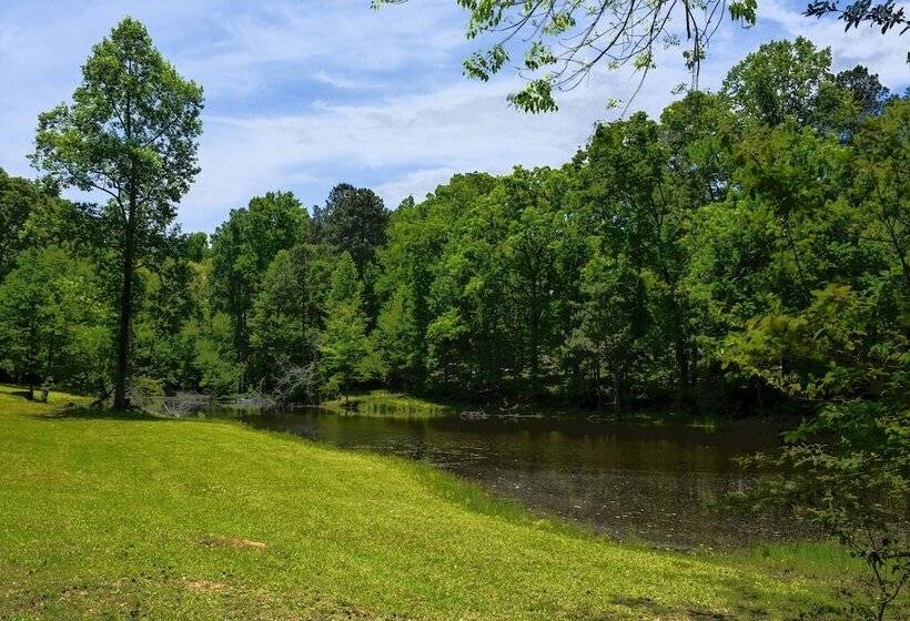 Pleasanton Courtyard Bed And Breakfast