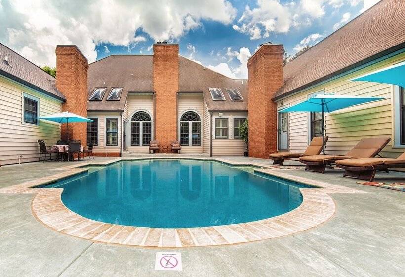 Pleasanton Courtyard Bed And Breakfast