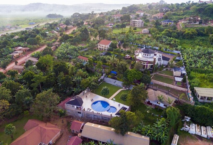 Shine Country Resort Hotel   Hostel