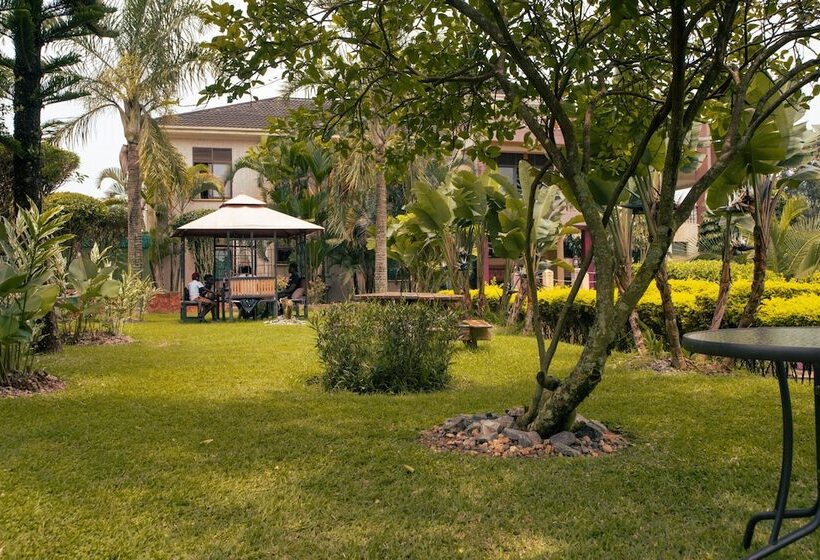 Shine Country Resort Hotel   Hostel