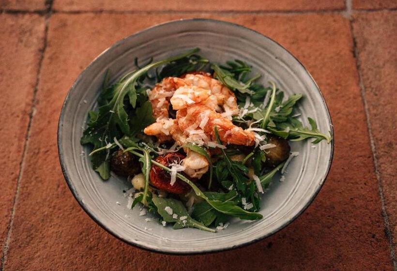 تختخواب و صبحانه Dreamsea Surf Guest House