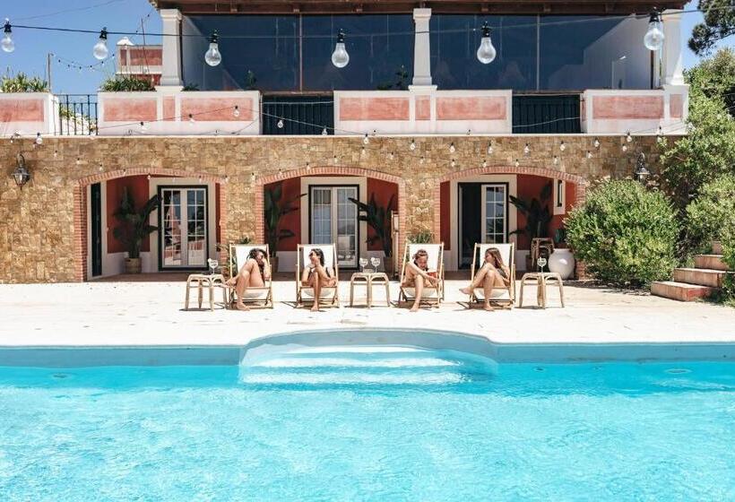 تختخواب و صبحانه Dreamsea Surf Guest House