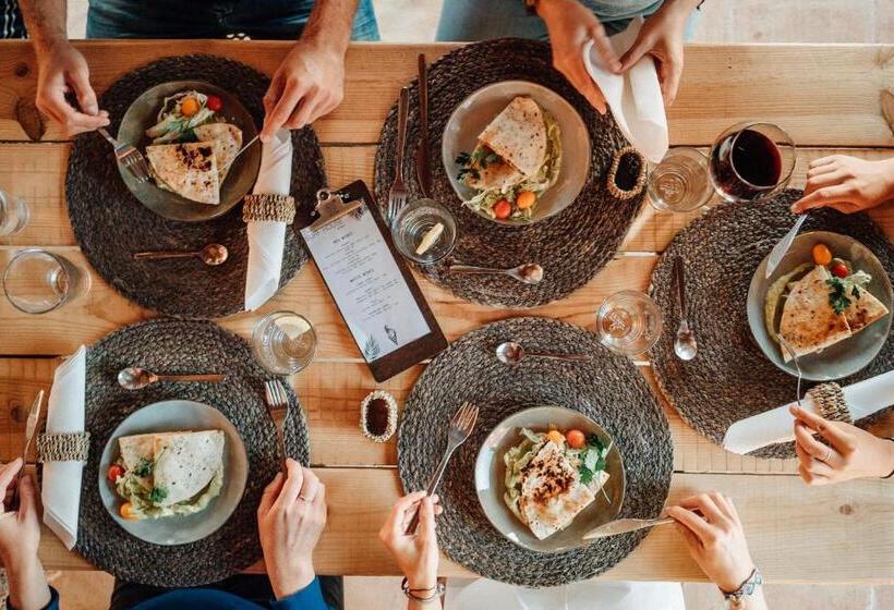 تختخواب و صبحانه Dreamsea Surf Guest House