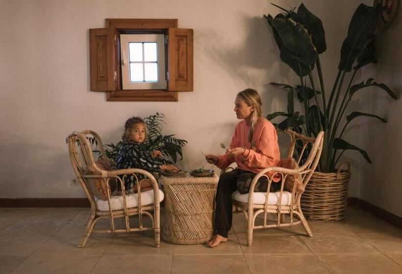 تختخواب و صبحانه Dreamsea Surf Guest House