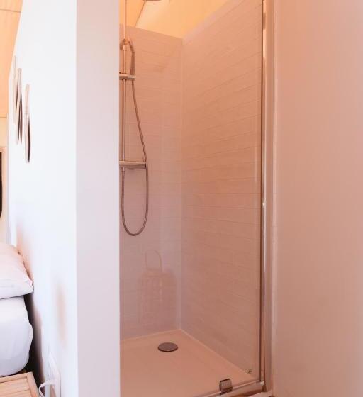 تختخواب و صبحانه Dreamsea Surf Guest House