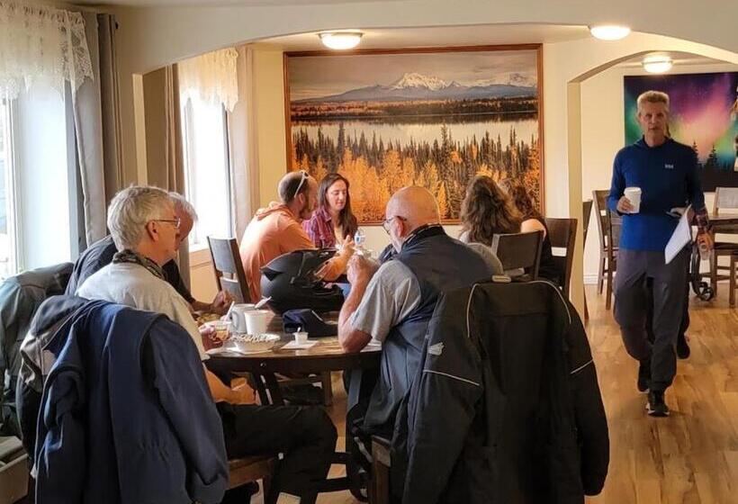 فندق Alaska Country Inn